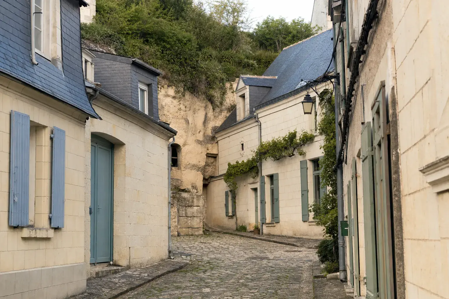 Village de tuffeau et caves troglodytiques du Saumurois, en Anjou